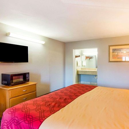 Econo Lodge Wichita Falls Downtown Екстер'єр фото