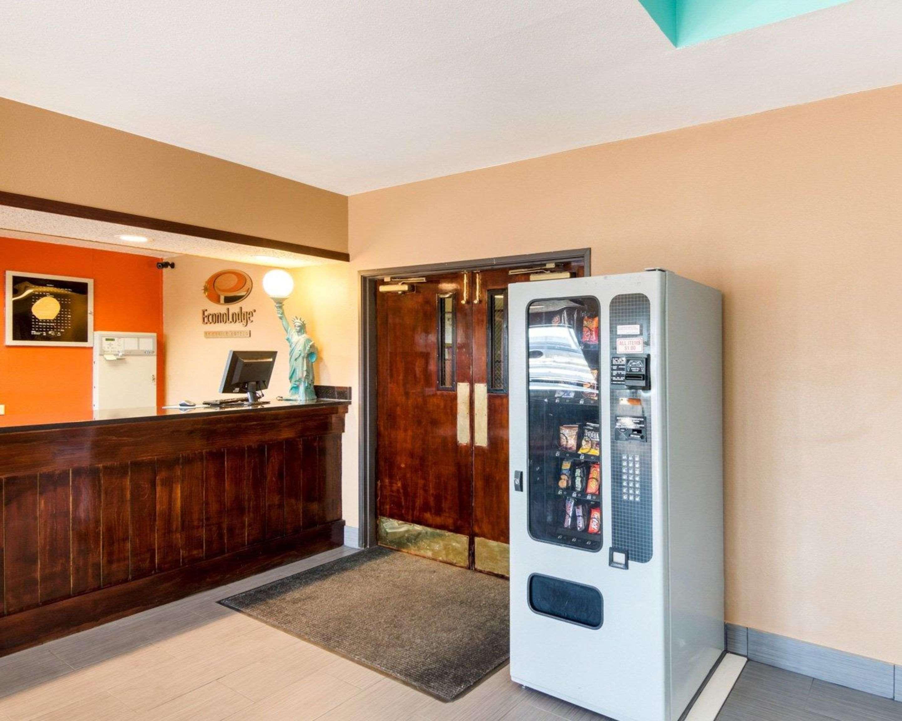 Econo Lodge Wichita Falls Downtown Екстер'єр фото