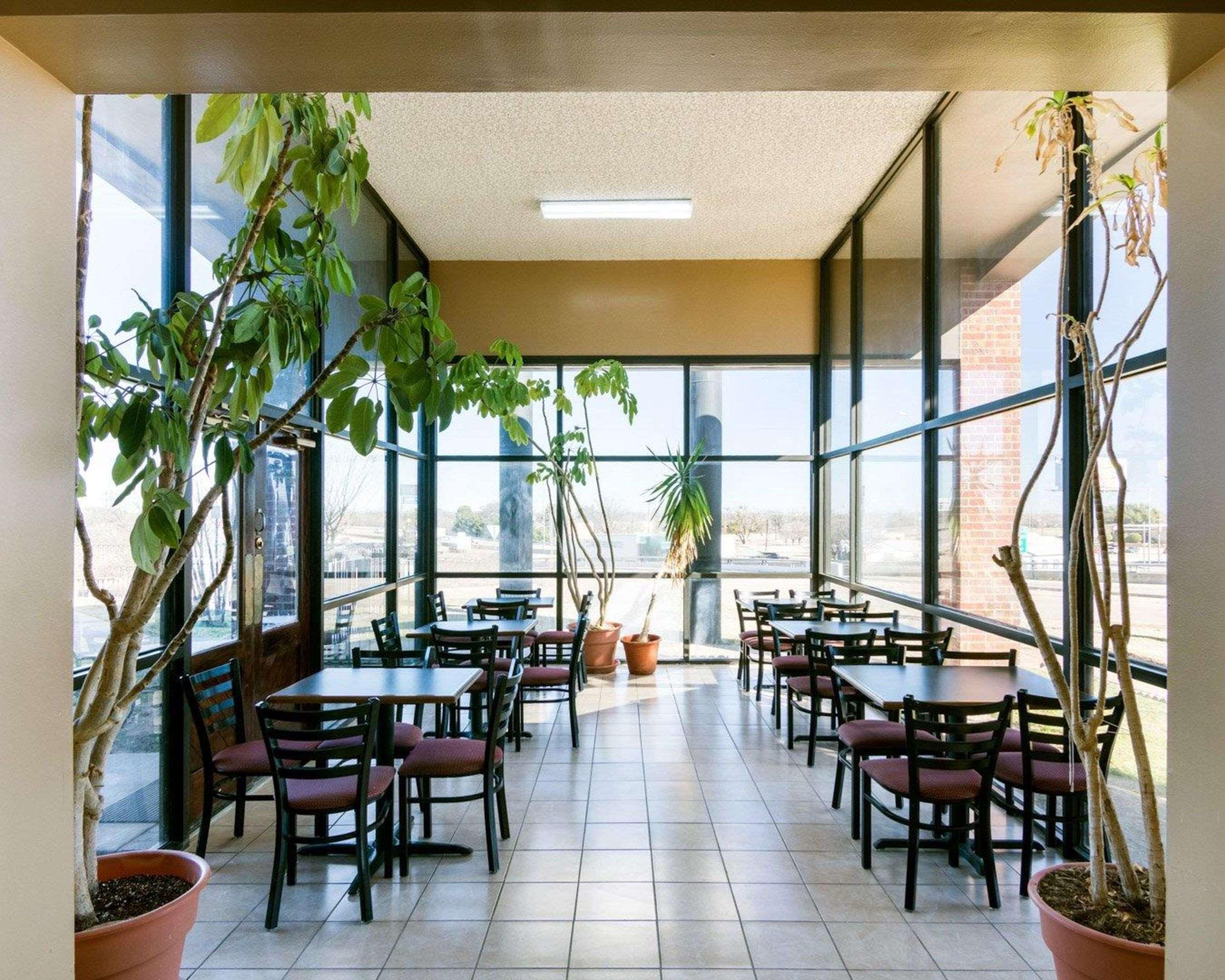 Econo Lodge Wichita Falls Downtown Екстер'єр фото