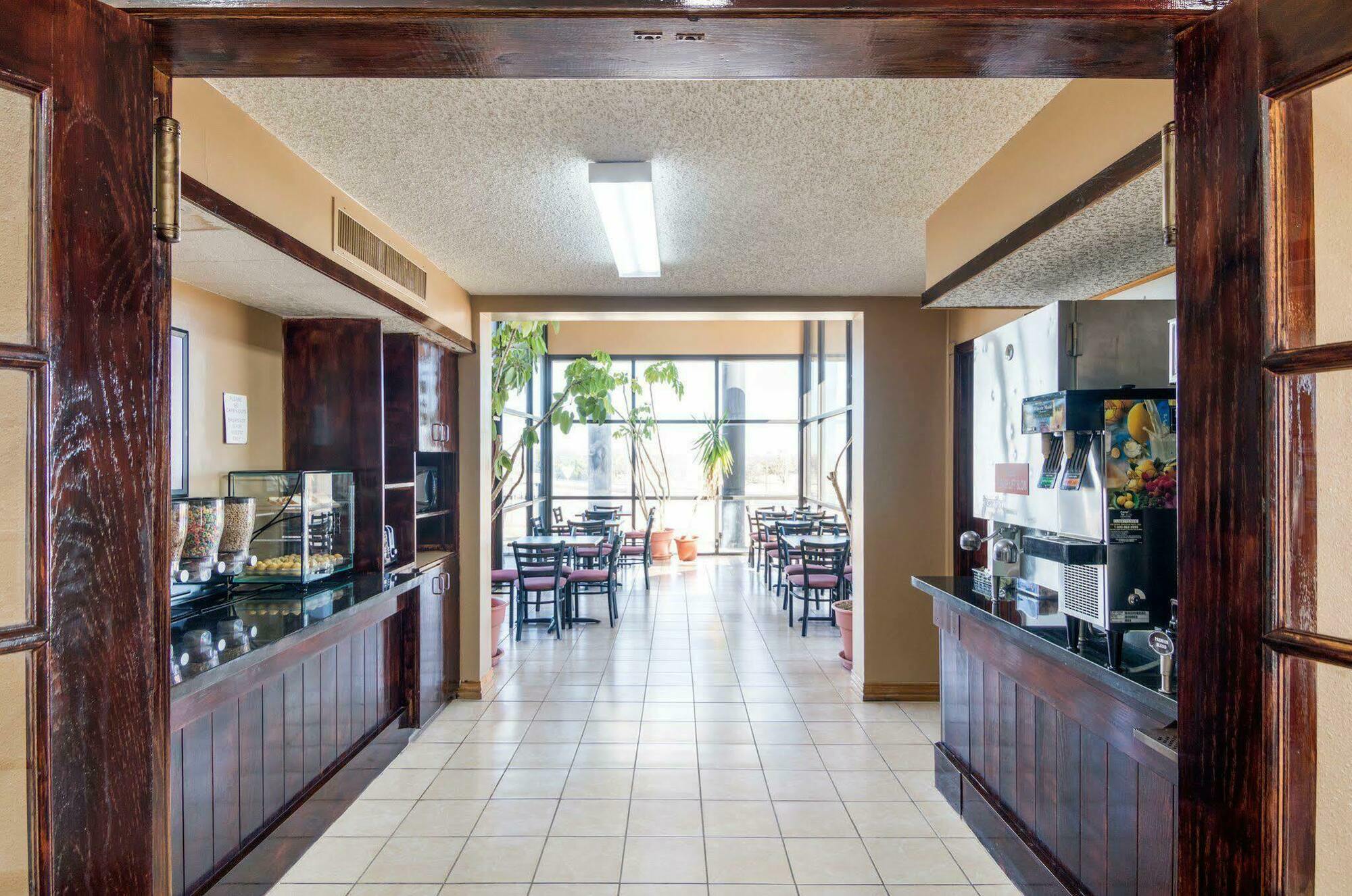 Econo Lodge Wichita Falls Downtown Екстер'єр фото